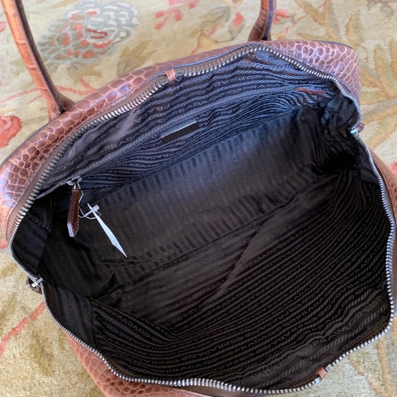 Incredible huge PRADA handbag.  Brown alligator - Picture 6 of 9